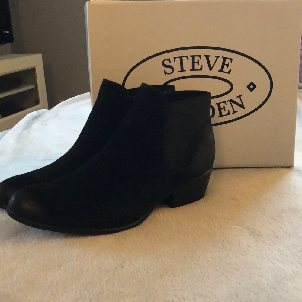 Suede Steve Madden booties
